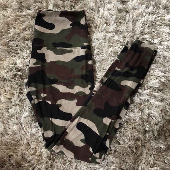 Pants - Camo Leggings